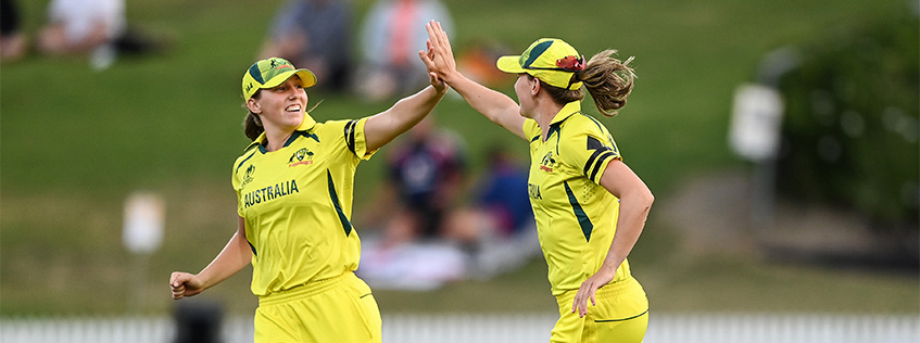 Image of two team members of the Australian Women's cricket world cup team 